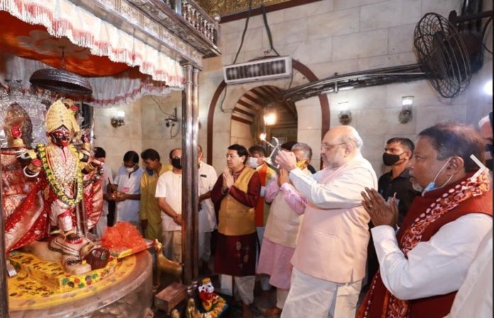 राजतिलक की तैयारी: दक्षिणेश्वर से आशीर्वाद लेकर ब्रिगेड परेड ग्राउंड की ओर कदम...Pic PTI