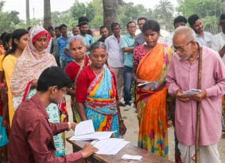 Bengal में केंद्रीय बलों के साये में Re-polling : 11 बजे तक ही 37% Voting धांधली के आरोपों के बाद कड़ा पहरा, मगराहाट और डायमंड हार्बर में भारी वोटिंग...Pic Credit : mathrubhumi english