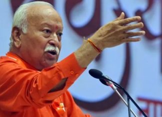 जनसंख्या नियंत्रण और UCC के लिए जनभागीदारी अनिवार्य: Bhagwat • जनसंख्या और यूसीसी पर भागवत की दो टूक : ‘केवल कानून बना देने से बदलाव नहीं आता, बल्कि समाज का शिक्षित होना आवश्यक है….( Pic Credit : Reuters)