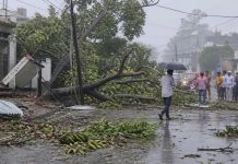 Bihar में वज्रपात और तूफान से 7 मौतें, CM ने जताया शोक बिहार पर मौसम की मार: CM ने मृतकों के आश्रितों को आर्थिक मदद का किया एलान… (File Photo)