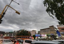 Delhi में बारिश की संभावना, हवा की गुणवत्ता ‘मध्यम’ श्रेणी में दिल्ली में मौसम का बदला मिजाज… Photo Credit | ABP