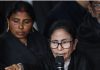 WB हिंसा के खिलाफ Mamta की हुंकार: खुद जिरह करने पहुंचीं High Court न्याय की दहलीज पर ममता: चुनावी हिंसा के खिलाफ खुद संभाली कानूनी कमान… Photo: ANI/File