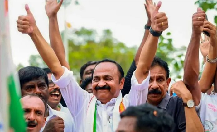 Kerala New CM: केरल में मुख्यमंत्री के तौर पर कांग्रेस ने वीडी सतीशन के नाम का ऐलान कर दिया है. पिछले पांच सालों में सतीशन ने लेफ्ट फ्रंट के खिलाफ जमकर विधानसभा चुनाव प्रचार किया था…Pic Credit :PTI