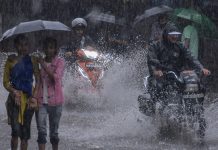 Rajasthan में मौसम का यू-टर्न: आंधी-बारिश से गर्मी पर ब्रेक Rajasthan में मौसम का यू-टर्न... | Image Source: Hindustan Hindi News