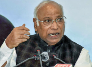 New Labour Codes पर खरगे का हमला, बोले- मजदूरों के अधिकारों पर सबसे बड़ा वार… सरकार ने श्रमिकों की राय को नजरअंदाज किया... बोले - कांग्रेस अध्यक्ष Mallikarjun Kharge | फोटो : ANI