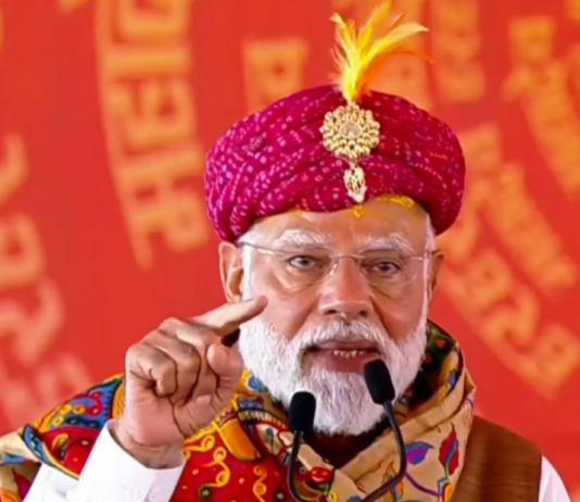 तेल संकट के बीच PM मोदी का बड़ा फैसला, आधा हुआ काफिला; सरकारी खर्च पर भी लगेगी लगाम तेल संकट के बीच PM मोदी का काफिला हुआ आधा... | Image Source: PTI