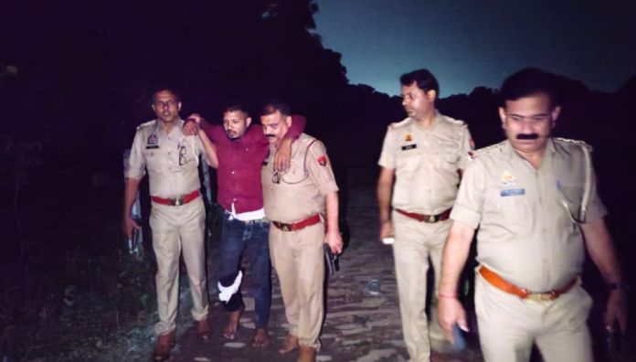 इनामी गोकश को पैर में गोली मारकर पुलिस ने दबोचा। | Image Source: अमर उजाला