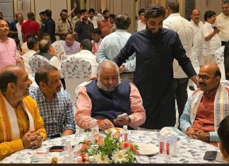 हरीश द्विवेदी को BJP का राष्ट्रीय महामंत्री बनाए जाने पर लखनऊ में जश्न, जानिए कौन हैं वे हरीश द्विवेदी को BJP का राष्ट्रीय महामंत्री बनाए जाने पर लखनऊ में जश्न