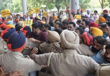 ईडी छापे पर पंजाब में सियासी घमासान