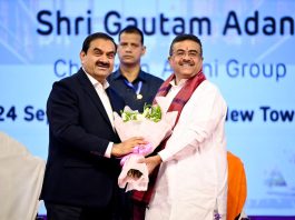 “बंगाल हमारी दूसरी कर्मभूमि बनेगा”: गौतम अडानी ने कोलकाता में 1 लाख करोड़ रुपये के निवेश की घोषणा की "बंगाल हमारा दूसरा कर्मभूमि होगा": गौतम अडानी ने कोलकाता में डाली 1 लाख करोड़ के निवेश की घोषणा, 4000 करोड़ से बनेगा 'अडानी आरोग्य मंदिर'