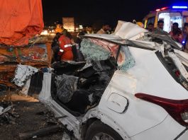 NH-66 पर भीषण सड़क हादसा, 8 लोगों की हुई मौत केरल के NH-66 पर भीषण सड़क हादसे में 8 लोगों की मौत, कार लॉरी से टकराई