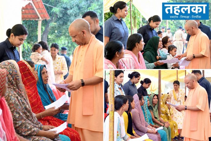योगी आदित्यनाथ से महिलाओं की भेंट गोरखपुर में महंत अवेद्यनाथ की पुण्यतिथि पर श्रद्धांजलि सभा को संबोधित करते मुख्यमंत्री योगी आदित्यनाथ