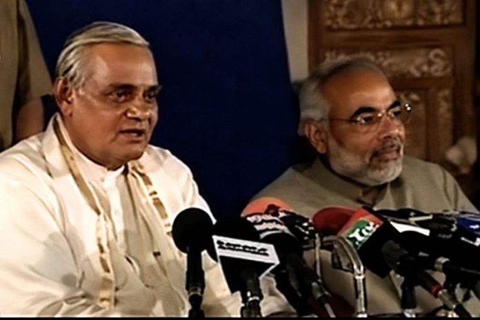 ‘राजधर्म’ का आधा सच जिसे पूर्ण सच मानने लगे लोग ‘राजधर्म’ का आधा सच जिसे पूर्ण सच मानने लगे लोग — वाजपेयी ने विमान रवाना होते वक्त मोदी से क्या कहा? गुजरात दंगों के बाद की असली कहानी