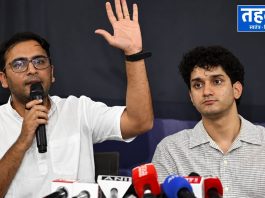 10 अक्टूबर को जंतर-मंतर पर बड़े प्रदर्शन का ऐलान, ज्ञानेश कुमार के इस्तीफे की मांग; सीजेपी ने किया ‘दिल्ली चलो’ का आह्वान जंतर-मंतर पर चुनावी सुधारों की मांग करते हुए प्लेकार्ड लिए प्रदर्शनकारी (सांकेतिक तस्वीर)