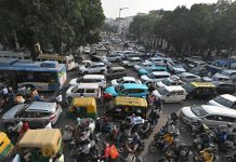 दिल्ली में आज तिरंगा मार्च, 21 सड़कों पर ट्रैफिक डायवर्जन; मेट्रो पर क्या है अपडेट?