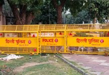 इंडिया ब्लॉक का मार्च शुरू होते ही बढ़ाई गई बैरिकेडिंग, सुप्रीम कोर्ट की ओर जाने वाले रास्तों पर सुरक्षा सख्त
