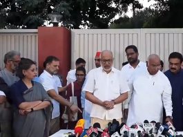 राहुल गांधी के साथ दिखीं नेहा बोरा, बढ़ी सियासी चर्चा
