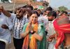Mirzapur: पूर्व IAS दिव्या मित्तल ने गड़बड़ा धाम सहित लहुरियादह गांव का किया भ्रमण, स्वागत में उमड़े ग्रामीण, तो भावुक हो उठी पूर्व IAS दिव्या