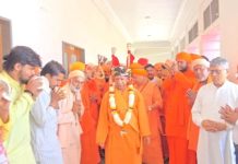 विजयादशमी पर गोरक्षपीठाधीश्वर ने किया महायोगी गोरखनाथ का विशिष्ट पूजन, लोक कल्याण की प्रार्थना की